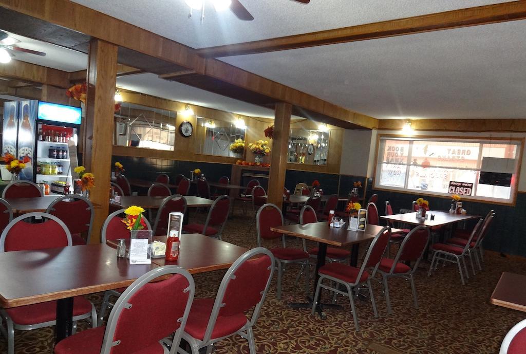 King'S Hotel & Motel By Elevate Rooms Shaunavon Buitenkant foto