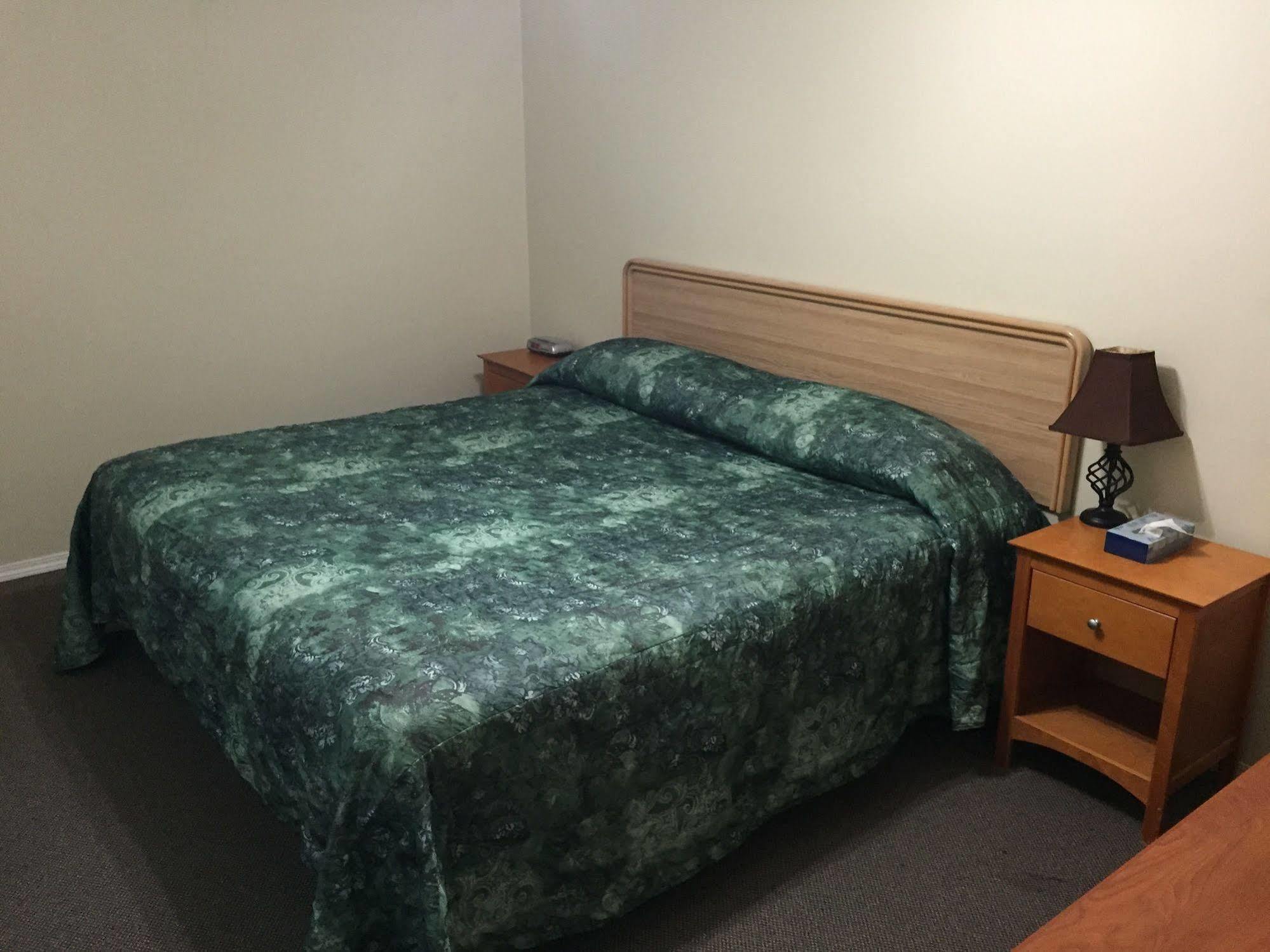 King'S Hotel & Motel By Elevate Rooms Shaunavon Buitenkant foto