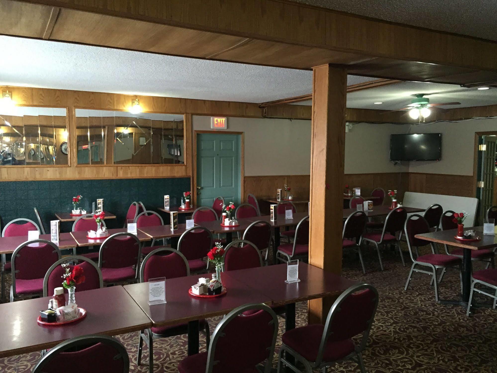 King'S Hotel & Motel By Elevate Rooms Shaunavon Buitenkant foto
